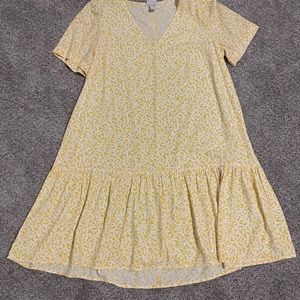 Women’s yellow floral short sleeve dress. A New Day brand from Target.